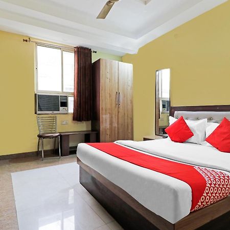 Capital O Royal Inn Near Laskar Gwalior Ngoại thất bức ảnh