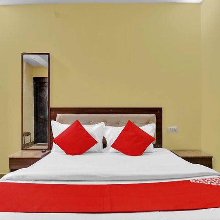 Capital O Royal Inn Near Laskar Gwalior Ngoại thất bức ảnh