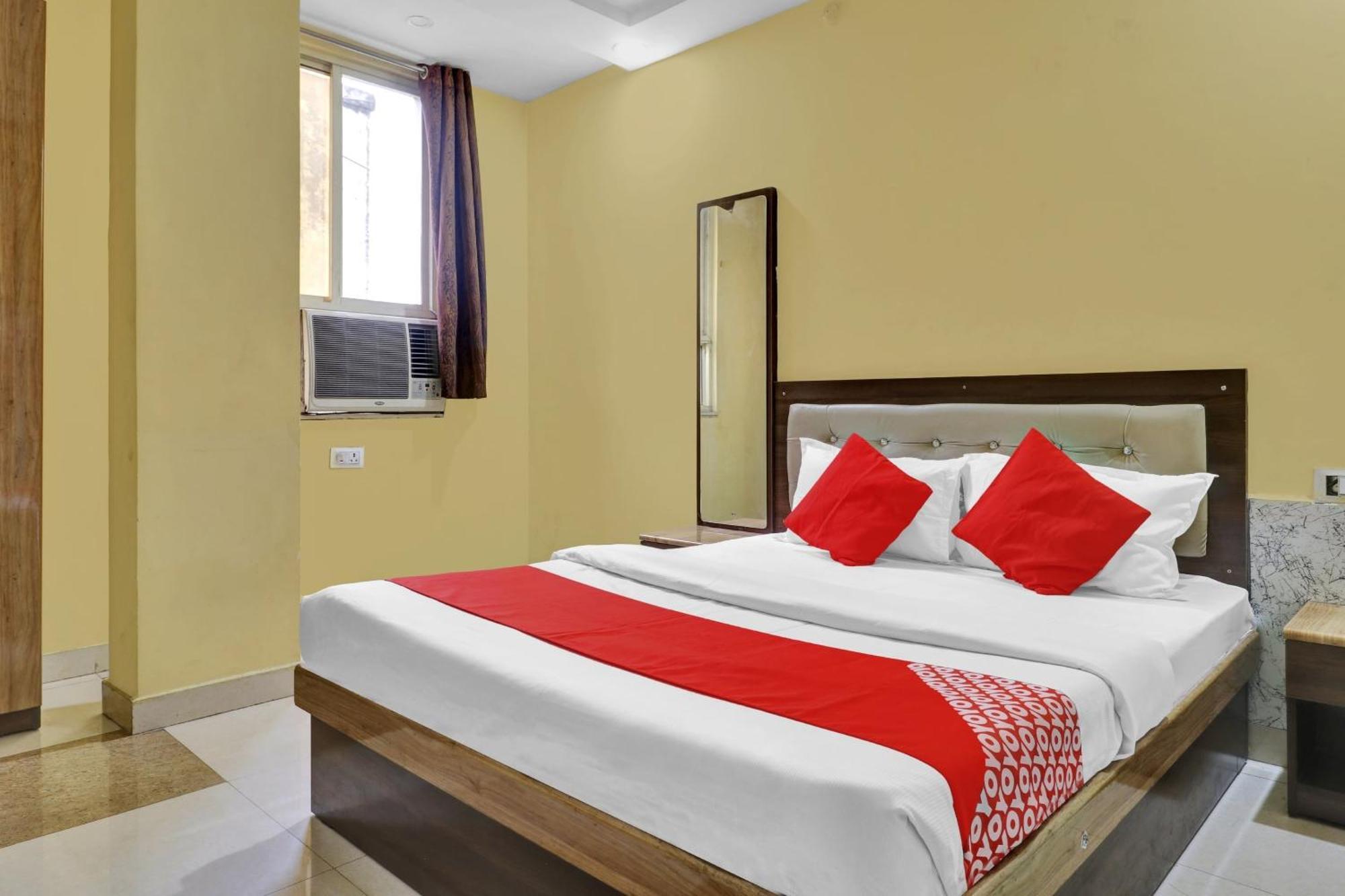 Capital O Royal Inn Near Laskar Gwalior Ngoại thất bức ảnh